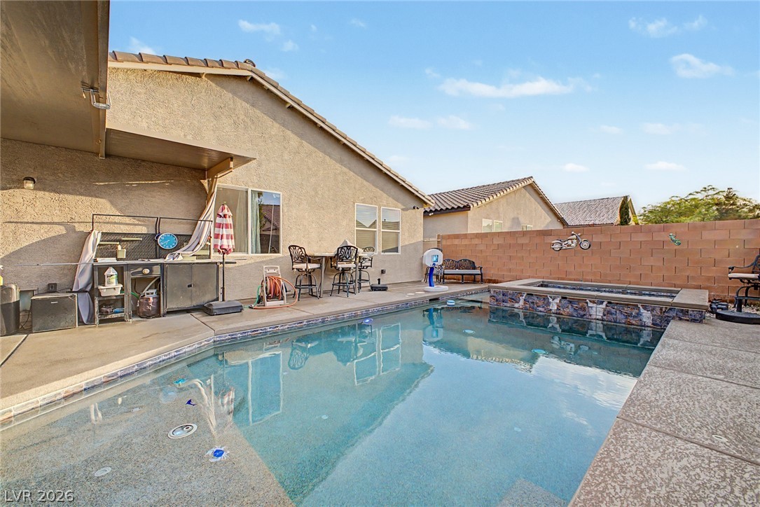 512 Shimmering Sands Avenue North Las Vegas NV 89031