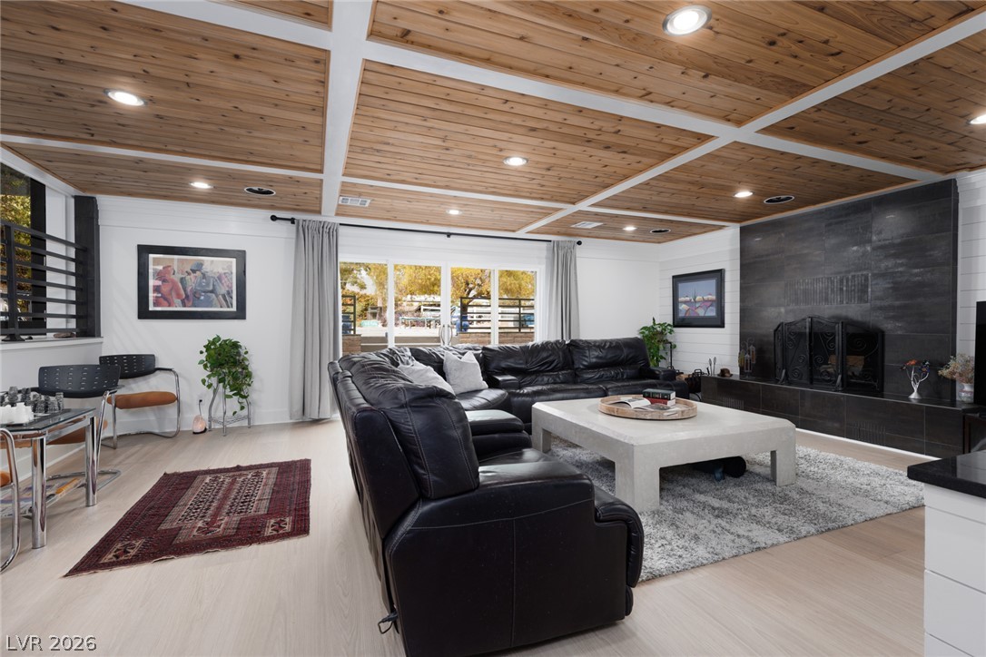 5285 North Chieftain Street Las Vegas NV 89149