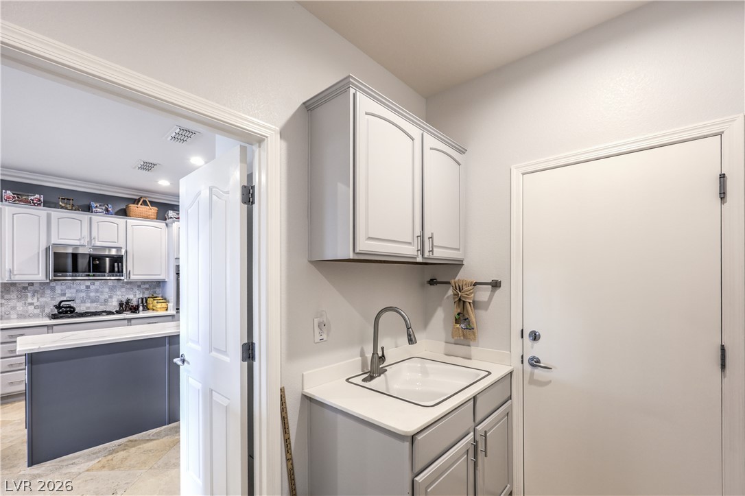 2550 Portsmouth Creek Avenue Henderson NV 89052