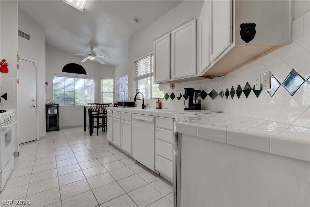 8378 Yamhill Street Las Vegas NV 89123