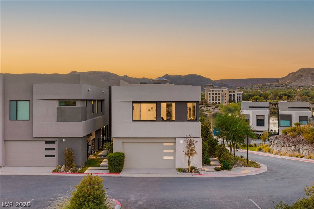 18 Heron Harbour Drive Henderson NV 89011