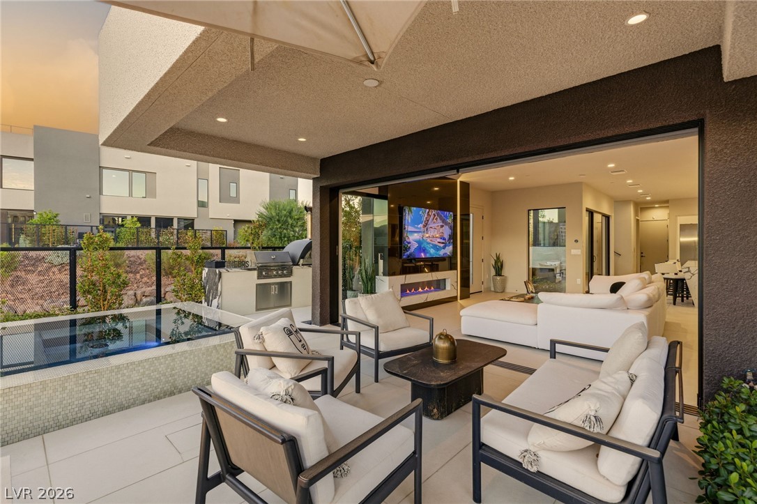 18 Heron Harbour Drive Henderson NV 89011