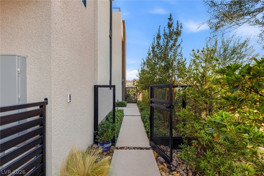 18 Heron Harbour Drive Henderson NV 89011