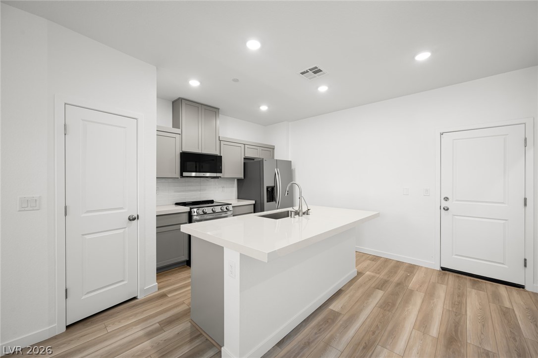 8821 Grabill Spruce Street Las Vegas NV 89166