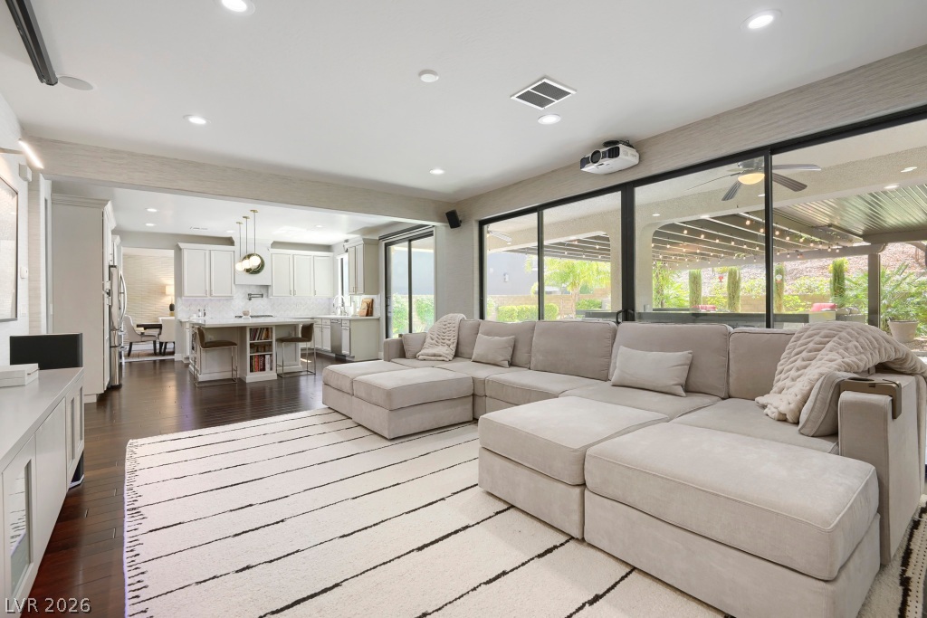 607 Highland Bluff Way Las Vegas NV 89138