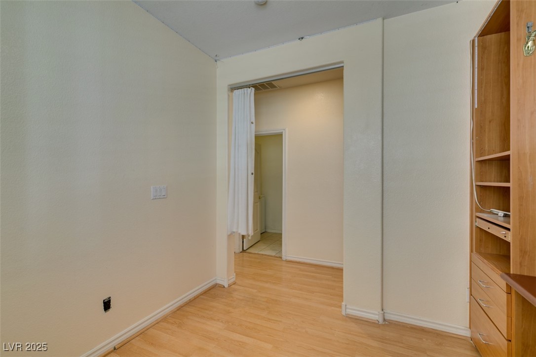 1004 Collingtree Street Las Vegas NV 89145