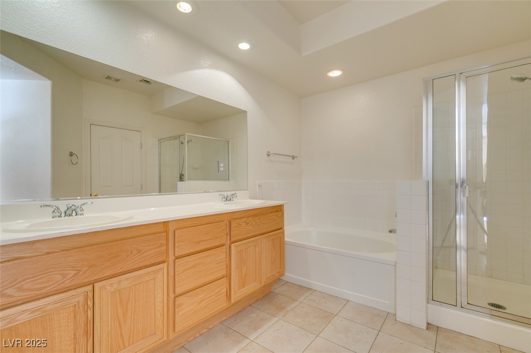 1004 Collingtree Street Las Vegas NV 89145