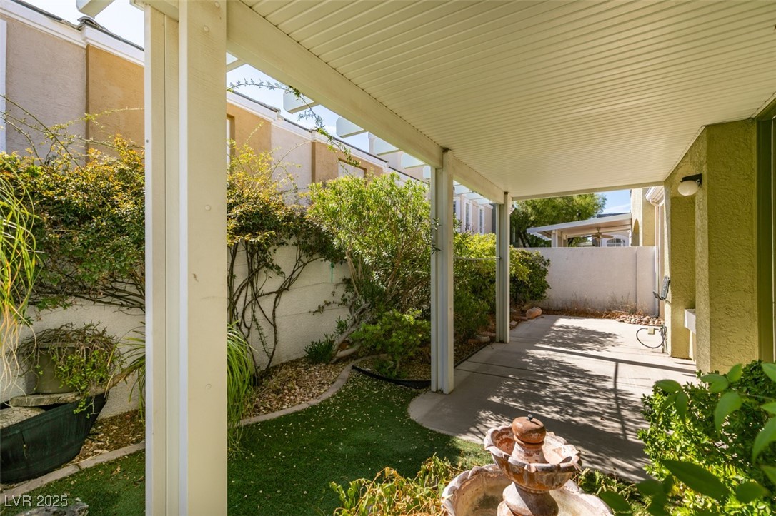 1004 Collingtree Street Las Vegas NV 89145