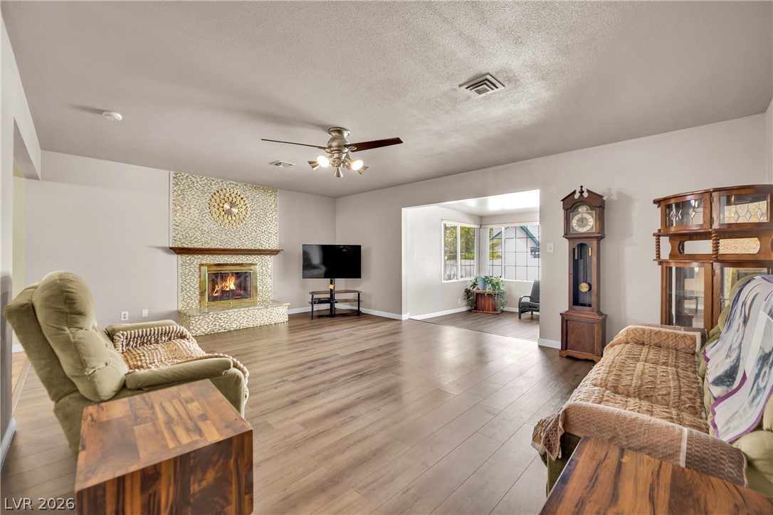 5412 Del Monte Avenue Las Vegas NV 89146