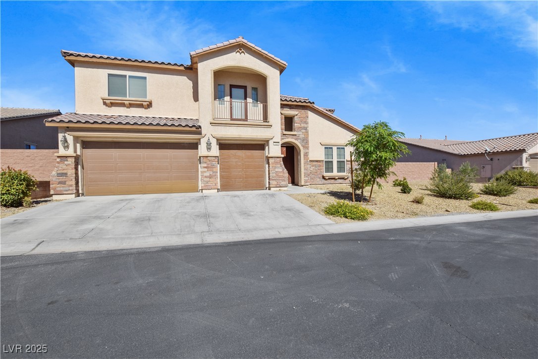 7324 South White Bloom Avenue Las Vegas NV 89117