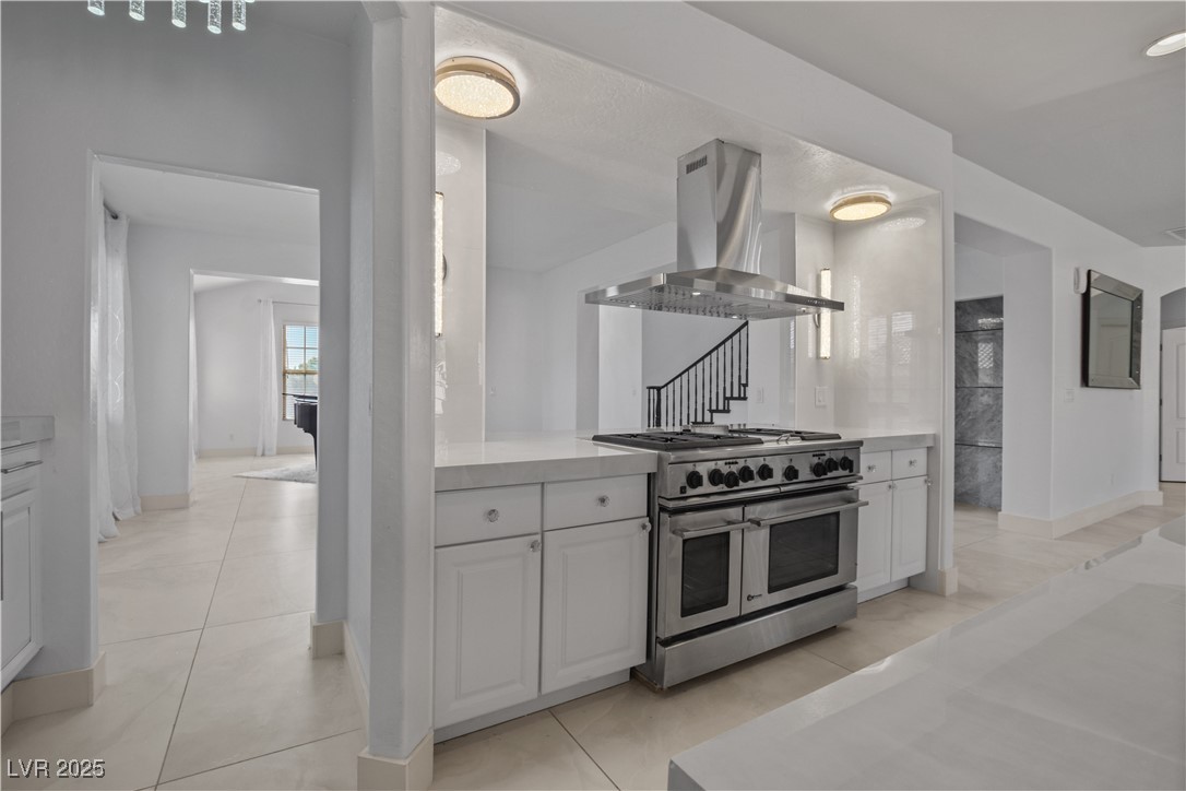 7324 South White Bloom Avenue Las Vegas NV 89117
