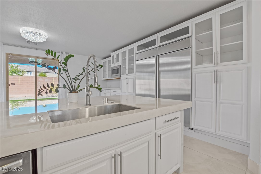 7324 South White Bloom Avenue Las Vegas NV 89117