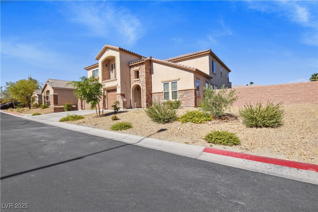 7324 South White Bloom Avenue Las Vegas NV 89117