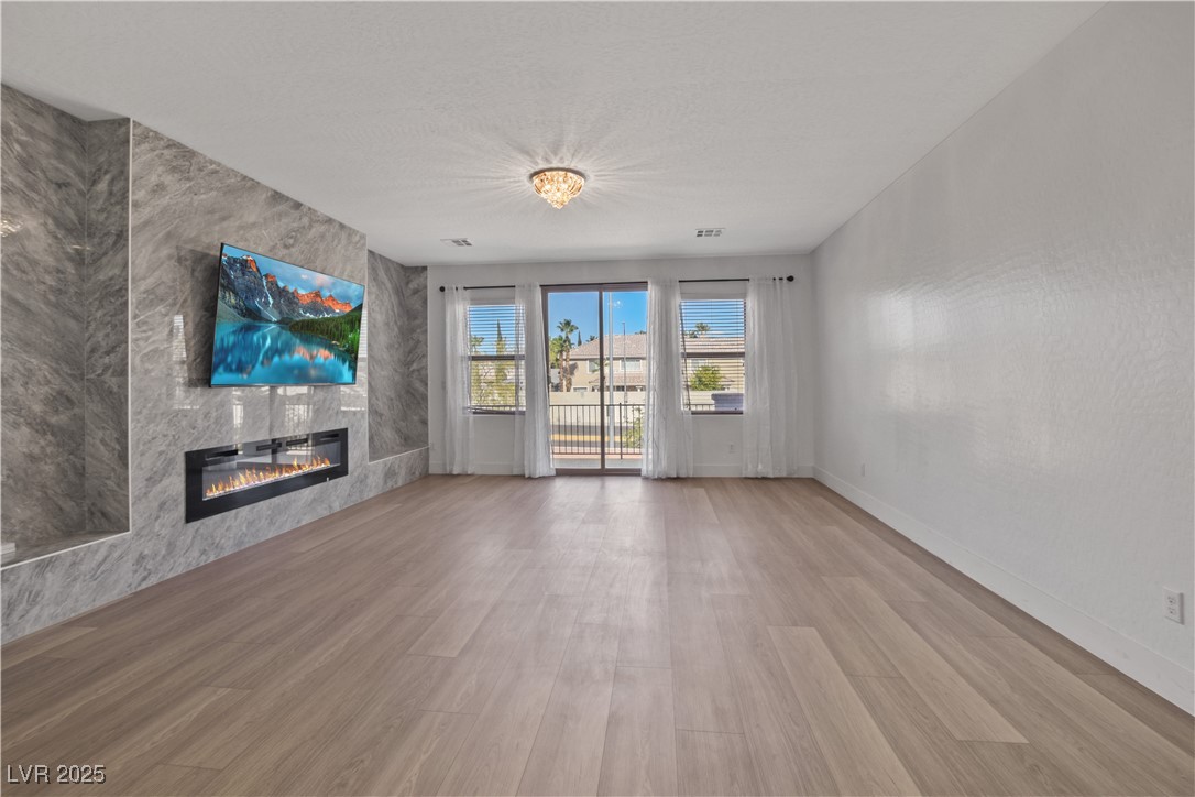 7324 South White Bloom Avenue Las Vegas NV 89117