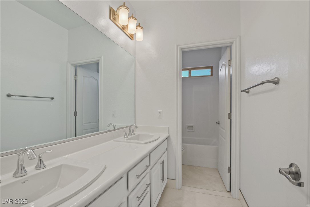 7324 South White Bloom Avenue Las Vegas NV 89117