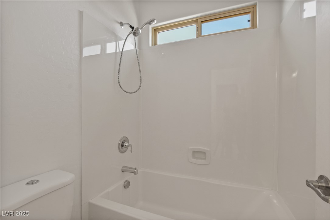 7324 South White Bloom Avenue Las Vegas NV 89117