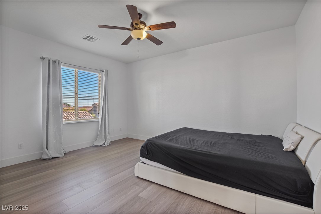 7324 South White Bloom Avenue Las Vegas NV 89117
