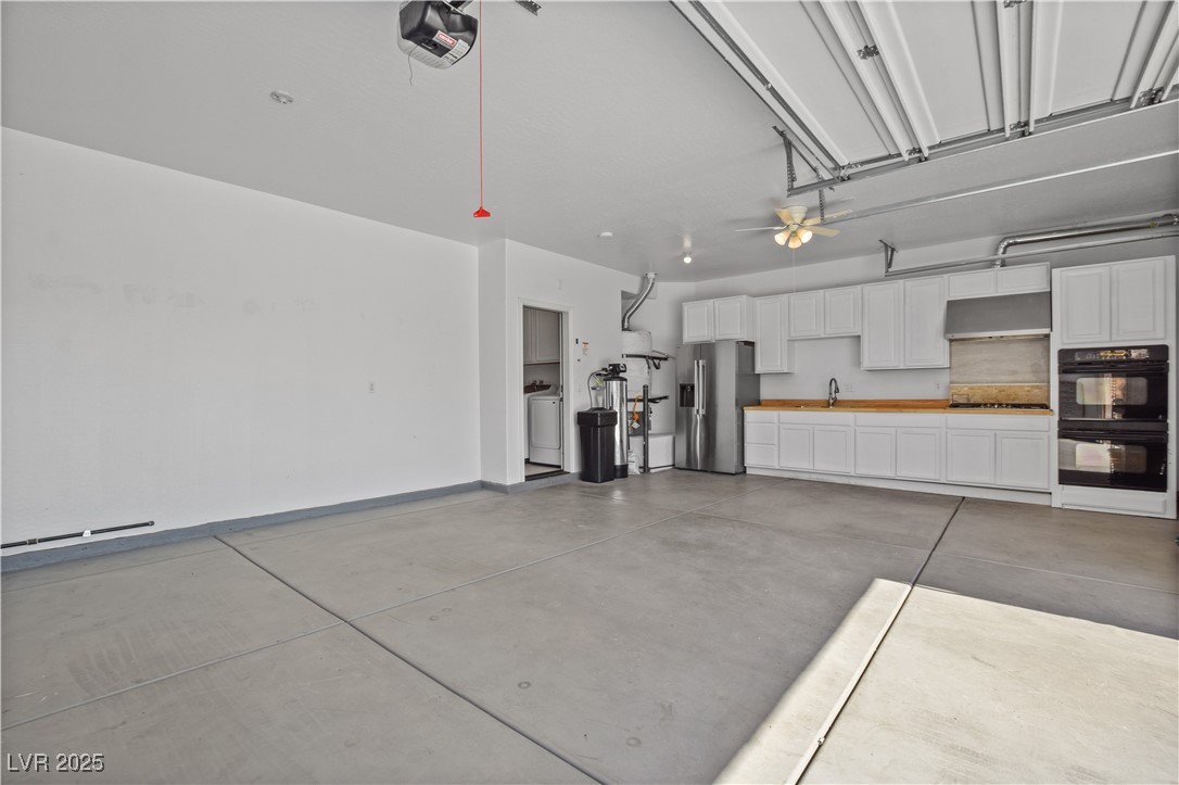 7324 South White Bloom Avenue Las Vegas NV 89117