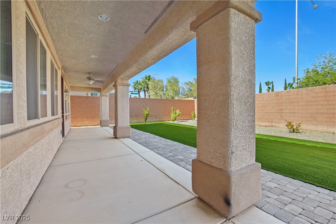 7324 South White Bloom Avenue Las Vegas NV 89117