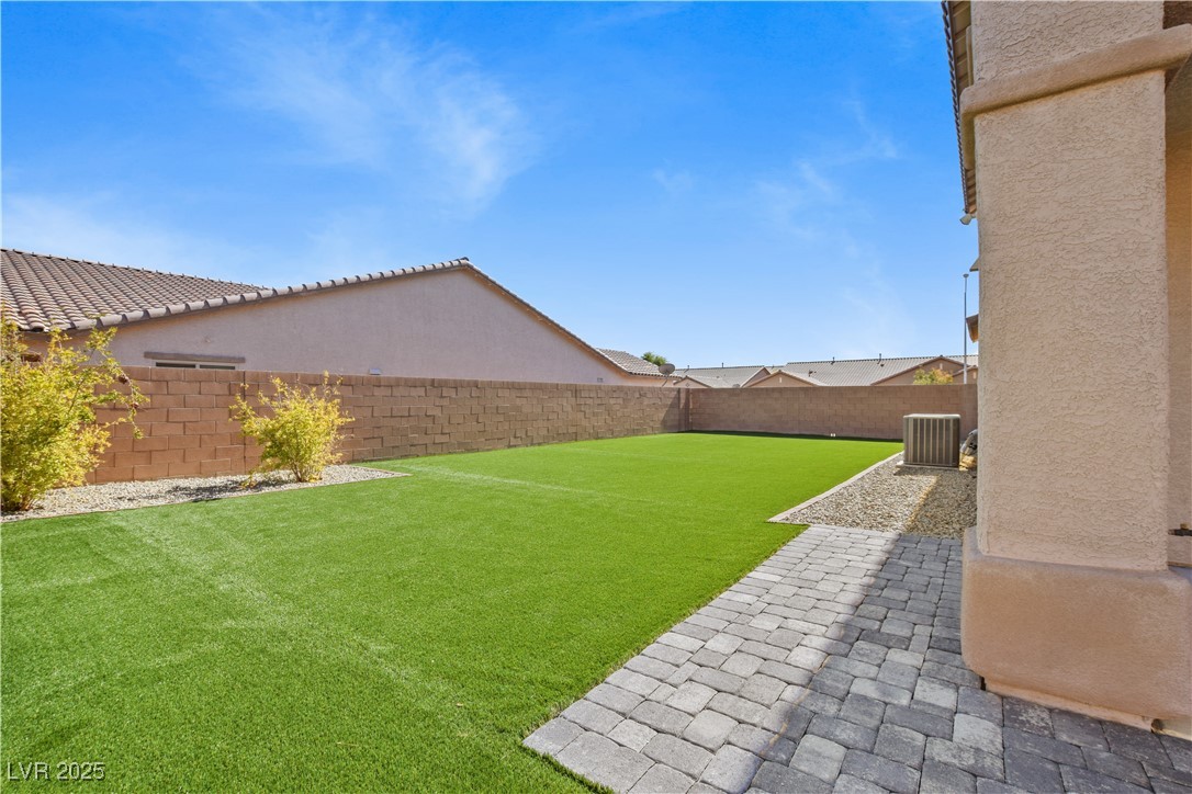 7324 South White Bloom Avenue Las Vegas NV 89117