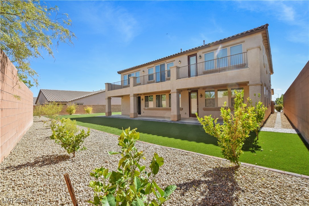 7324 South White Bloom Avenue Las Vegas NV 89117