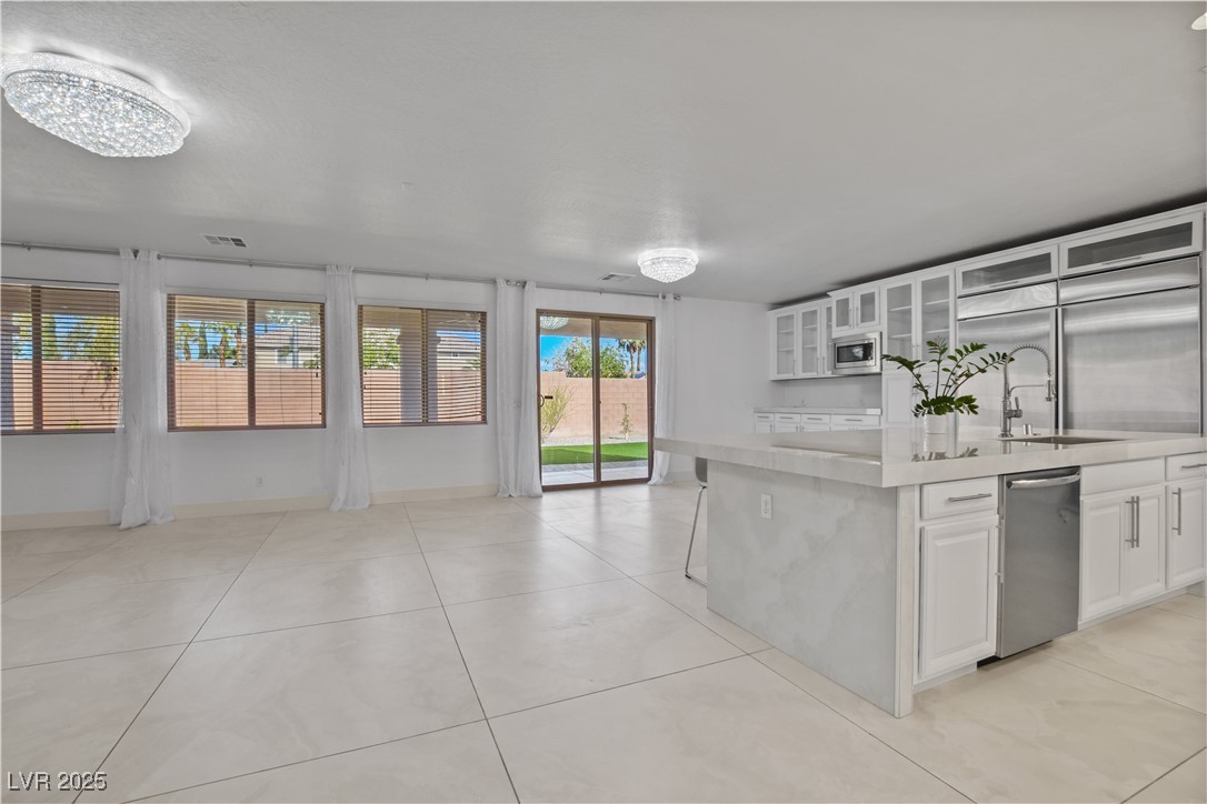7324 South White Bloom Avenue Las Vegas NV 89117