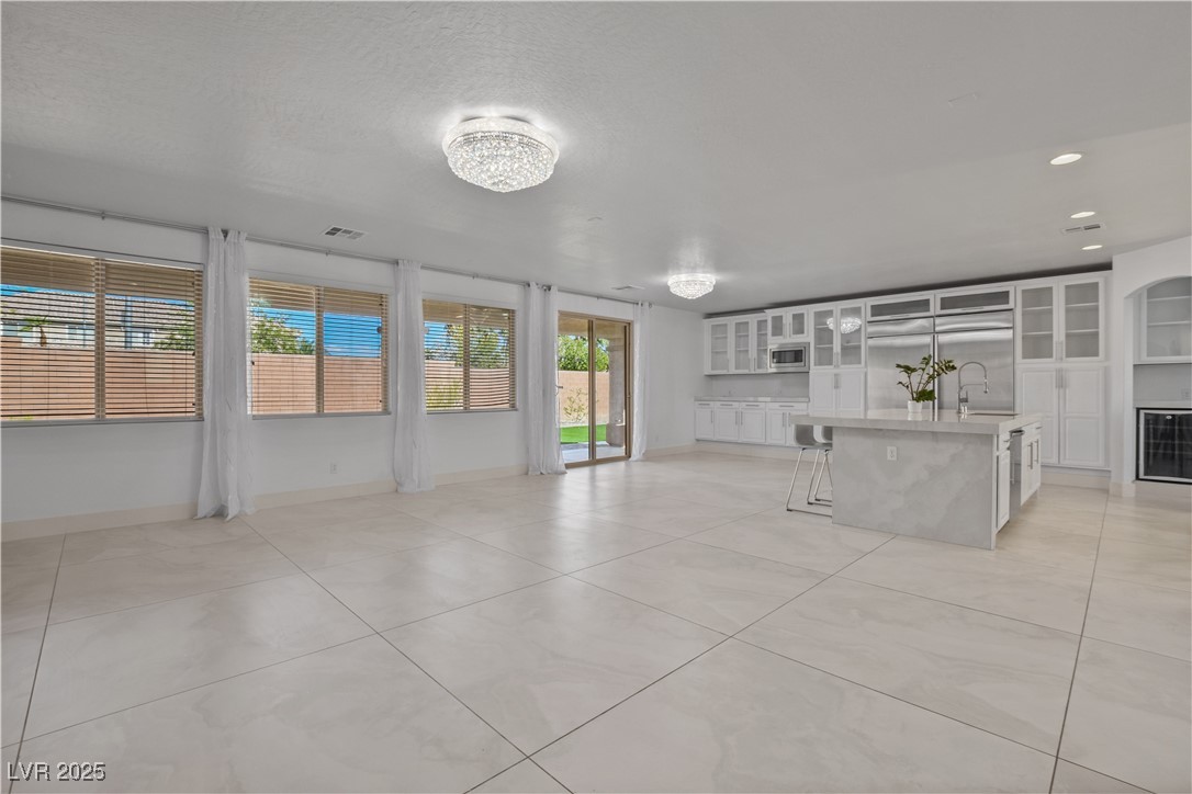 7324 South White Bloom Avenue Las Vegas NV 89117