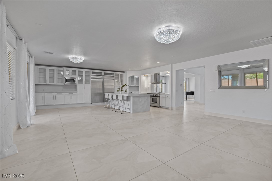 7324 South White Bloom Avenue Las Vegas NV 89117