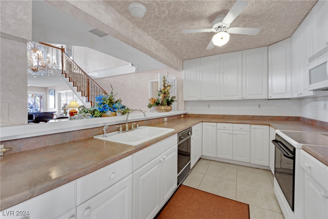5290 Obannon Drive Las Vegas NV 89146