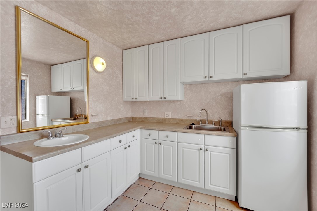 5290 Obannon Drive Las Vegas NV 89146