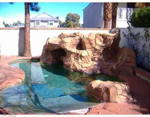2822 Queens Courtyard Drive Las Vegas NV 89109