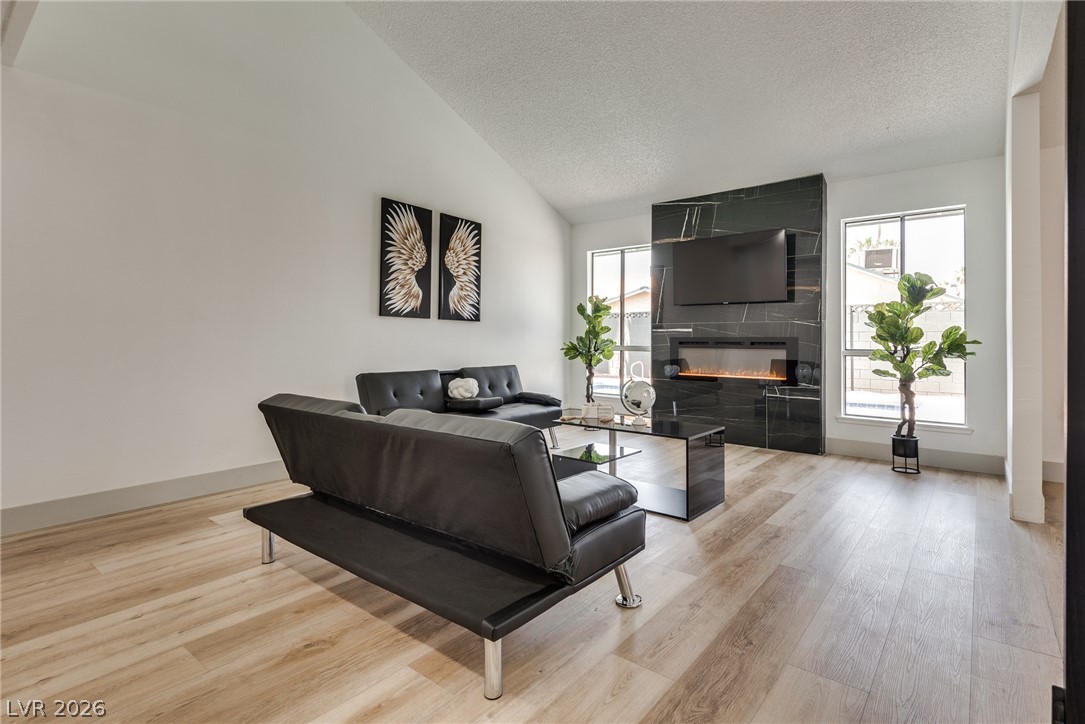 6212 Pinewood Avenue Las Vegas NV 89103