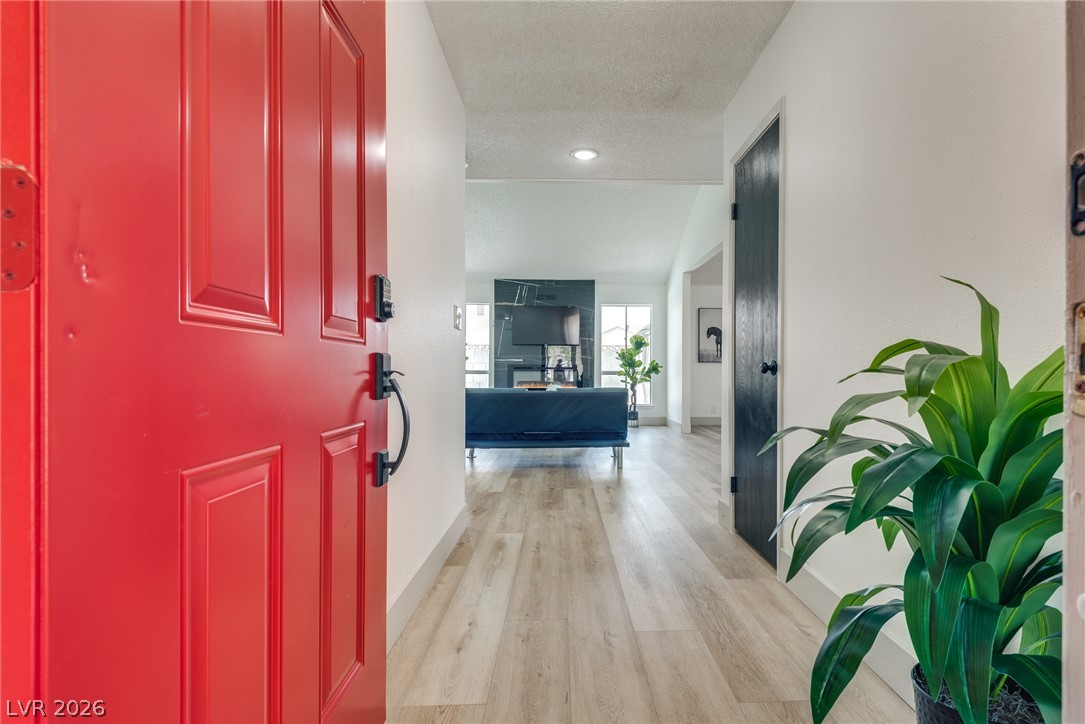 6212 Pinewood Avenue Las Vegas NV 89103
