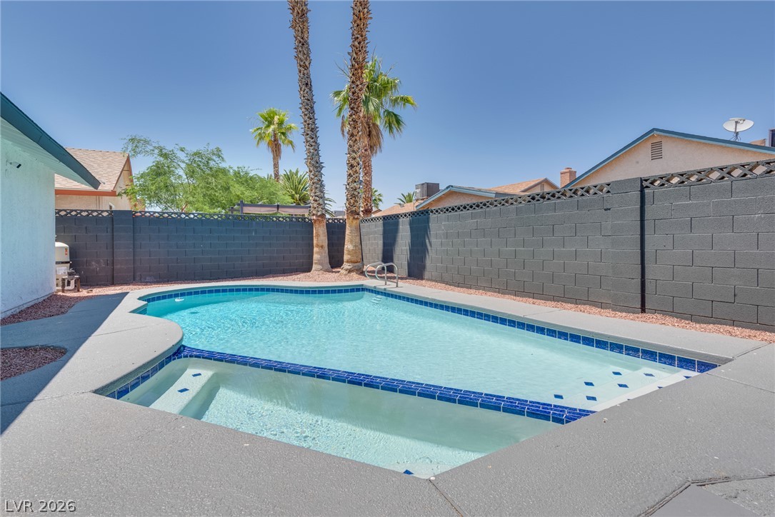6212 Pinewood Avenue Las Vegas NV 89103