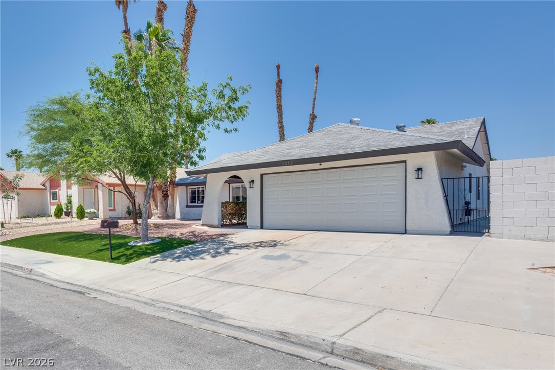 6212 Pinewood Avenue Las Vegas NV 89103