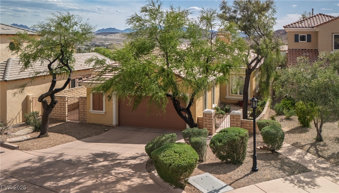 32 Cerchio Basso Henderson NV 89011