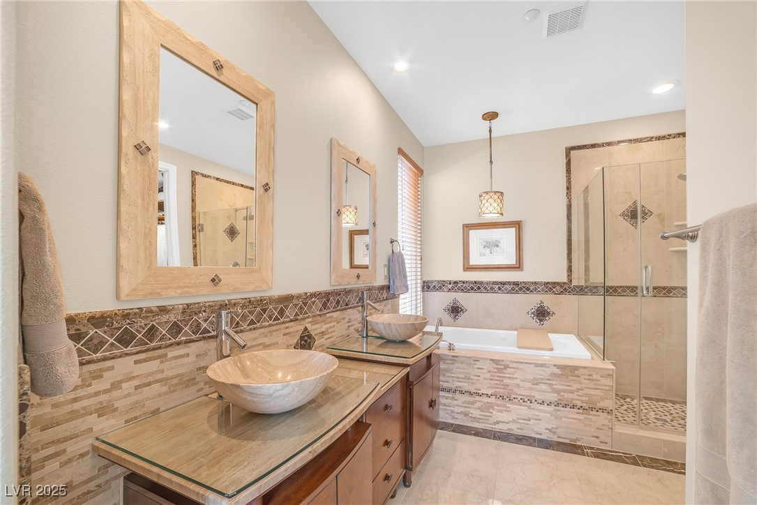 32 Cerchio Basso Henderson NV 89011