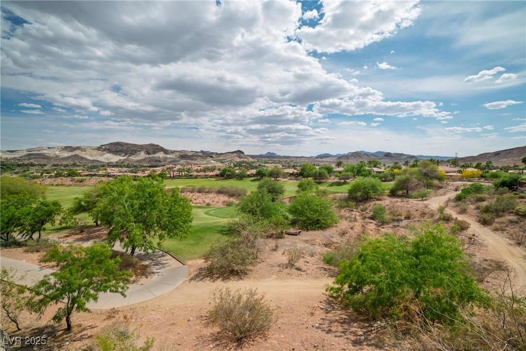 32 Cerchio Basso Henderson NV 89011