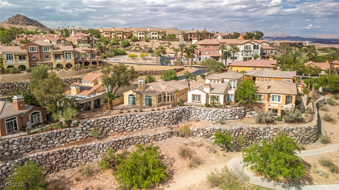 32 Cerchio Basso Henderson NV 89011