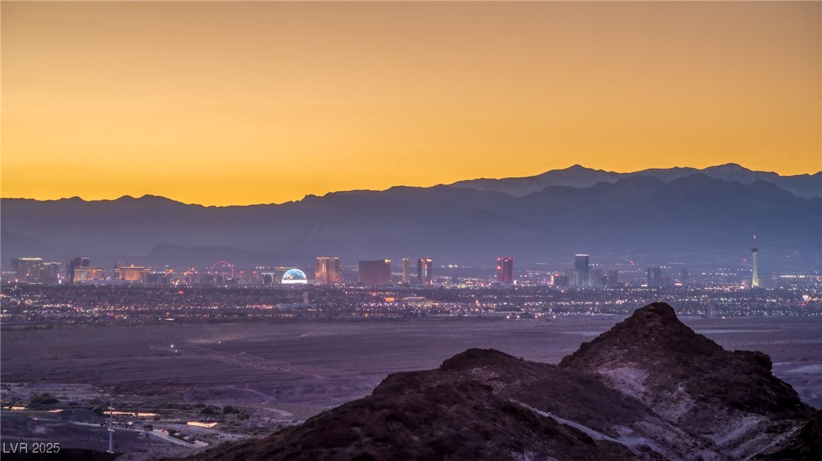 32 Cerchio Basso Henderson NV 89011