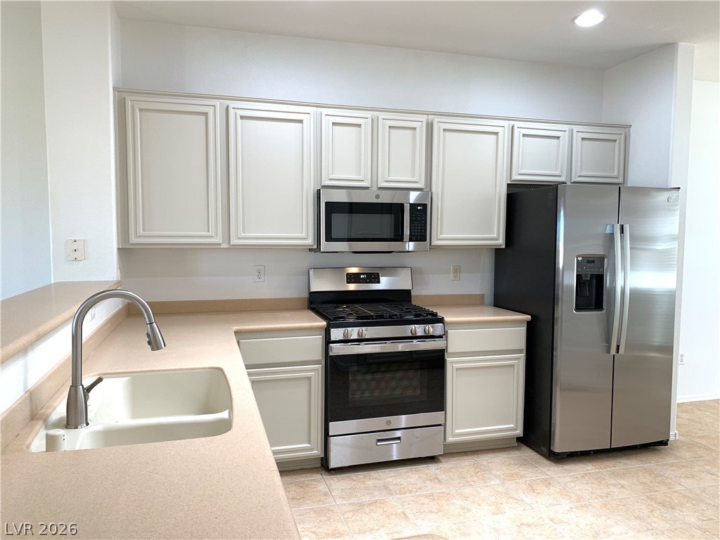 2604 Harrisburg Avenue Henderson NV 89052