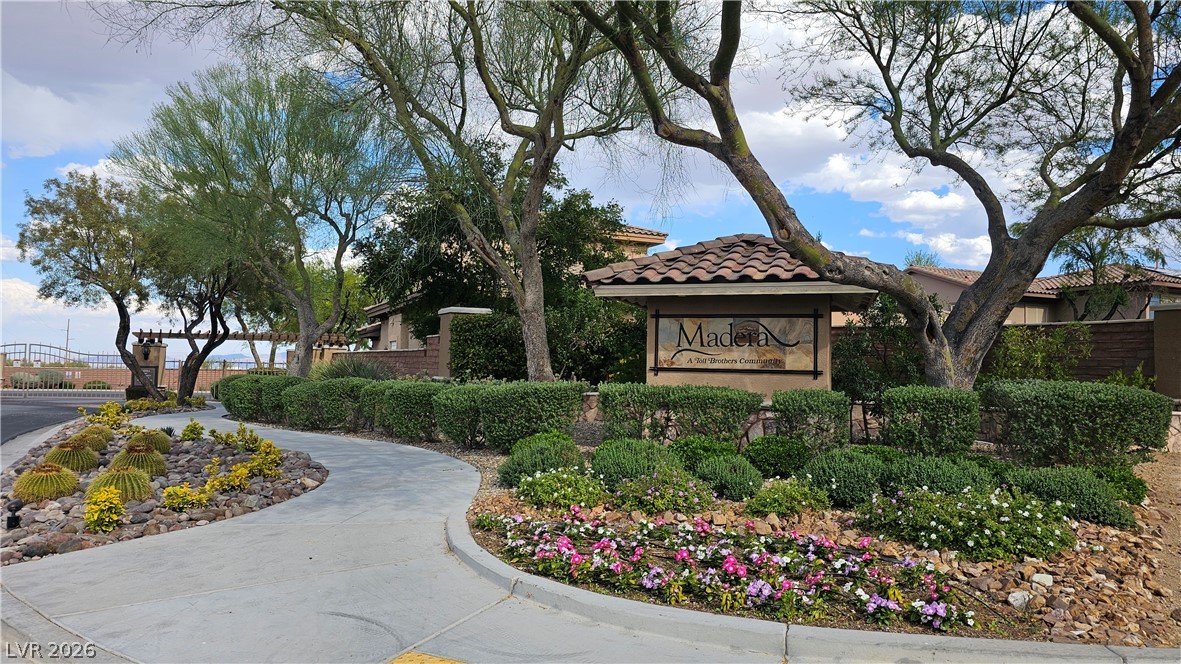 9992 Peak Lookout Street Las Vegas NV 89178