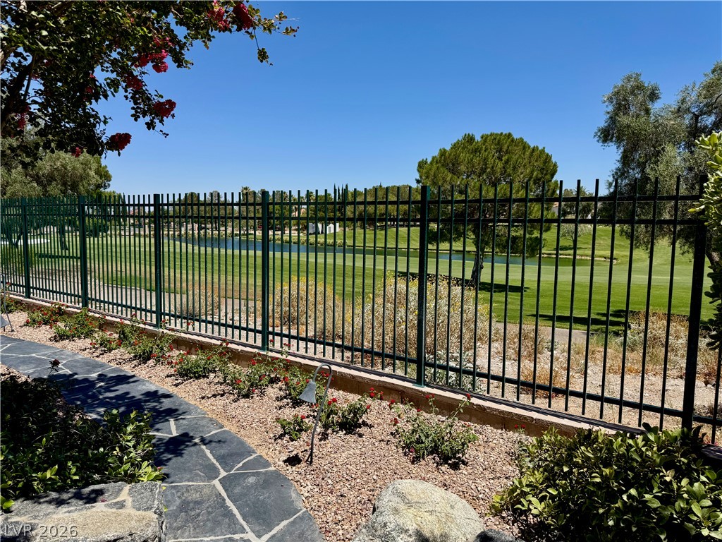 2032 Glenview Drive Las Vegas NV 89134