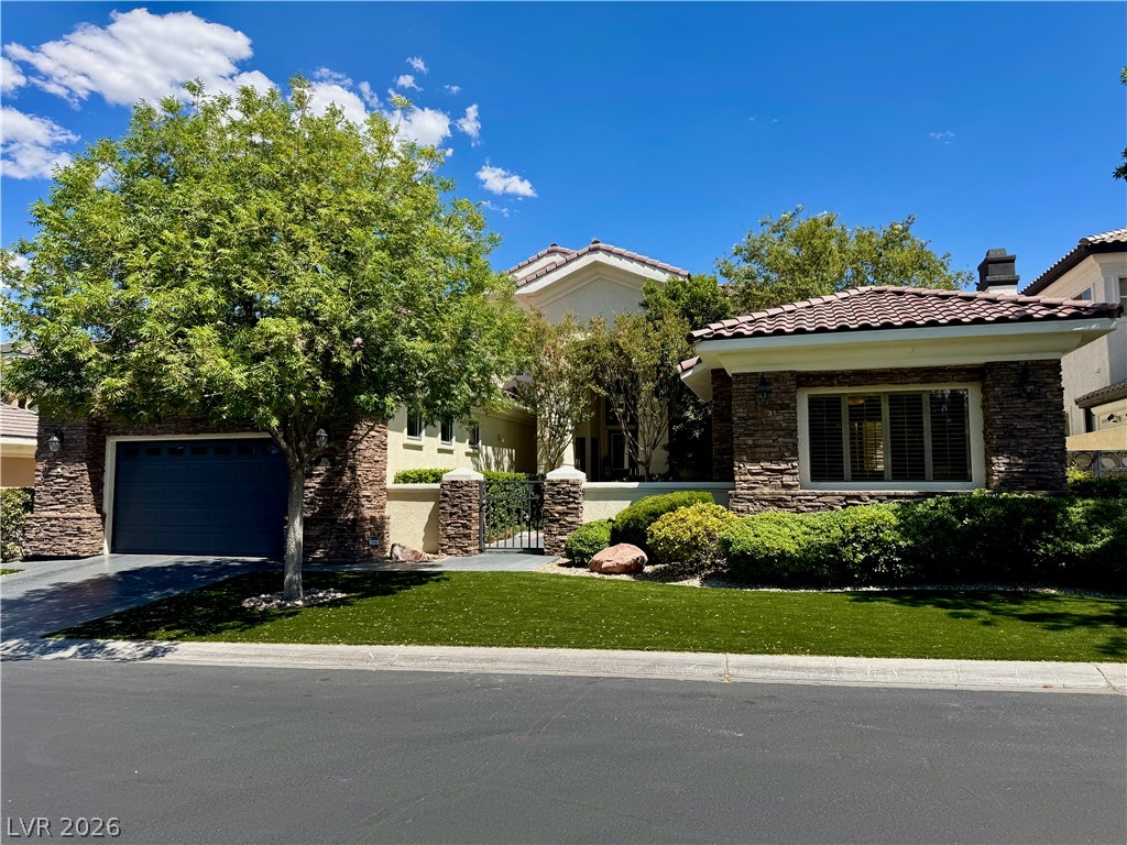 2032 Glenview Drive Las Vegas NV 89134