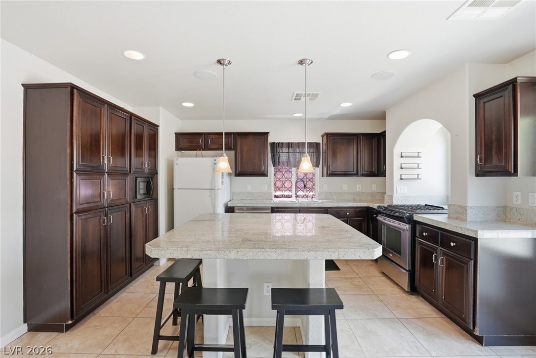 5976 Lazy Creek Avenue Las Vegas NV 89139