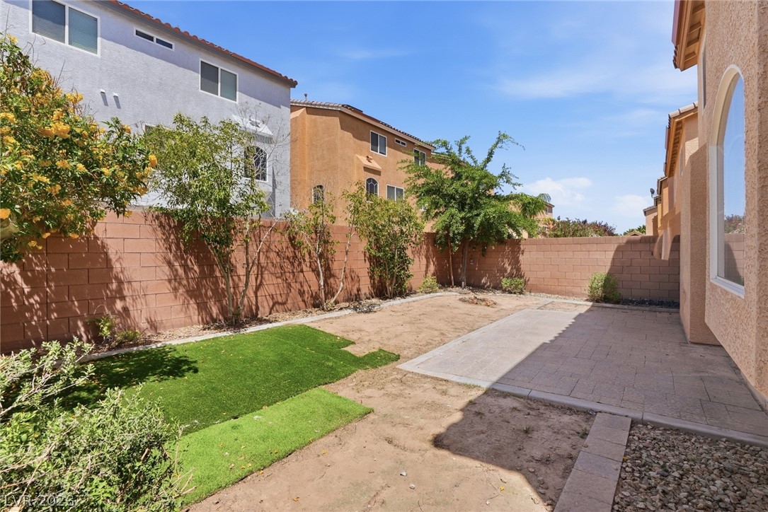 5976 Lazy Creek Avenue Las Vegas NV 89139