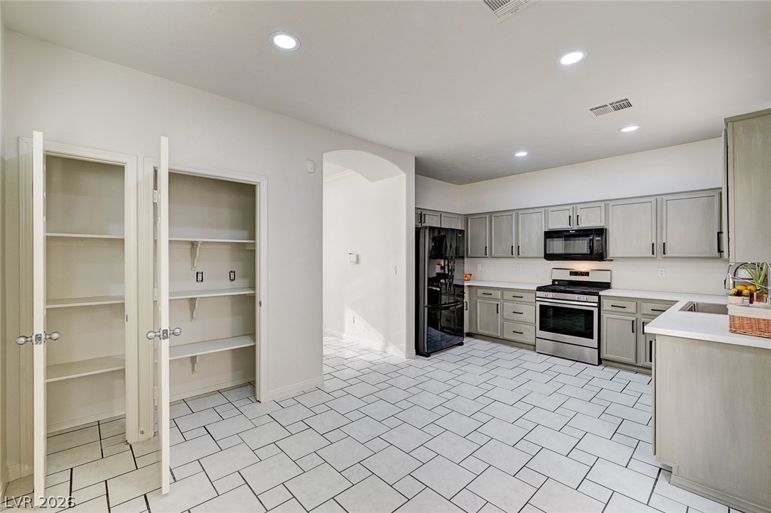 8062 Imperial Treasure Street Las Vegas NV 89139