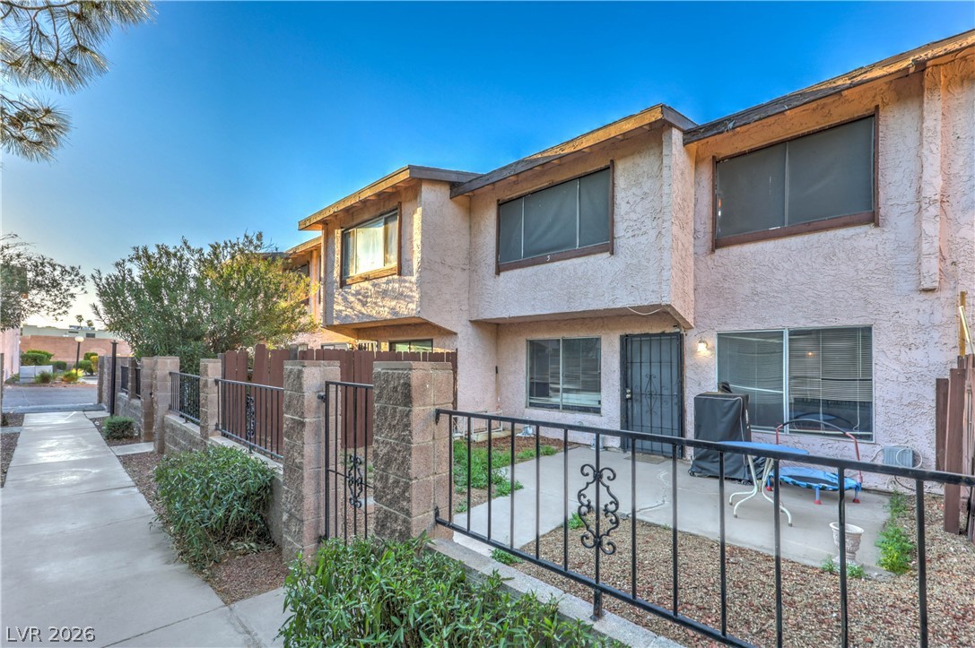 4338 Caliente Street 5 Las Vegas NV 89119