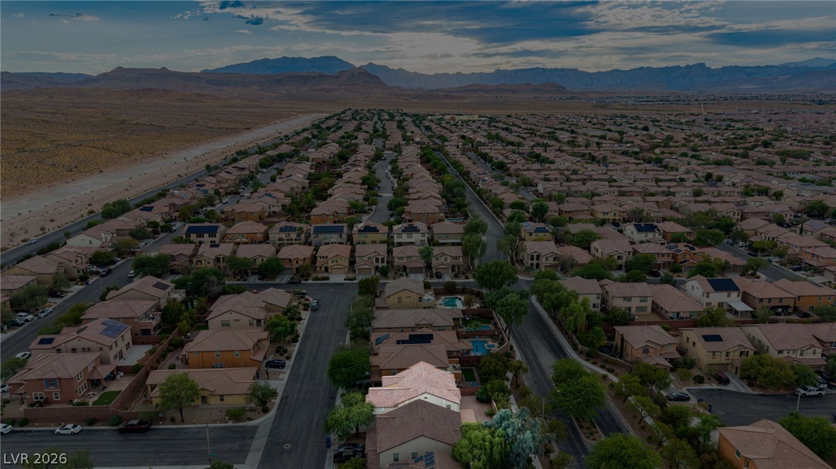 6924 Ghost Ranch Avenue Las Vegas NV 89179