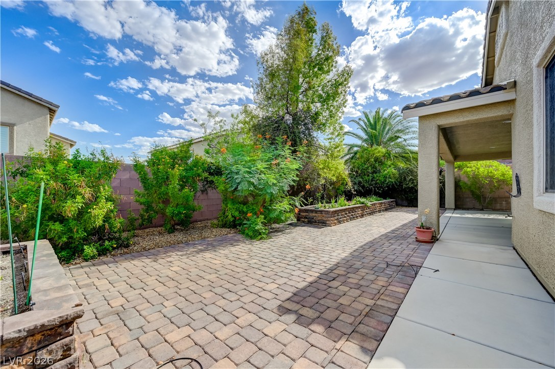 1637 Blue Cliffs Avenue Henderson NV 89014